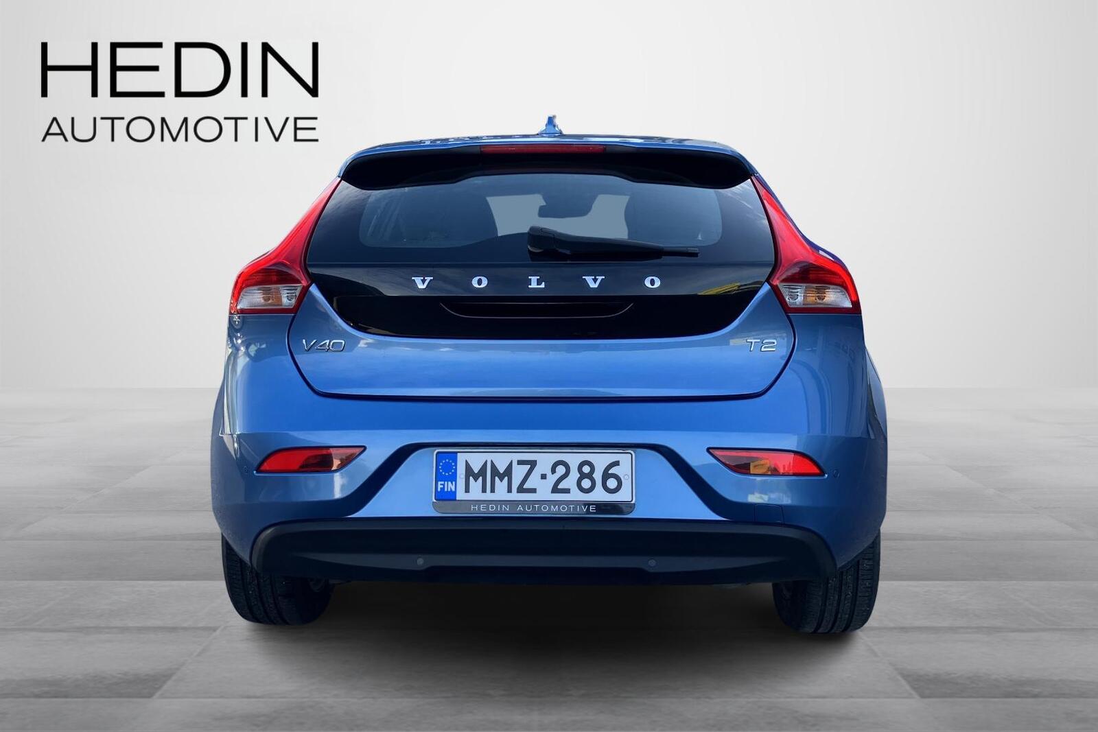 VOLVO V40 2015