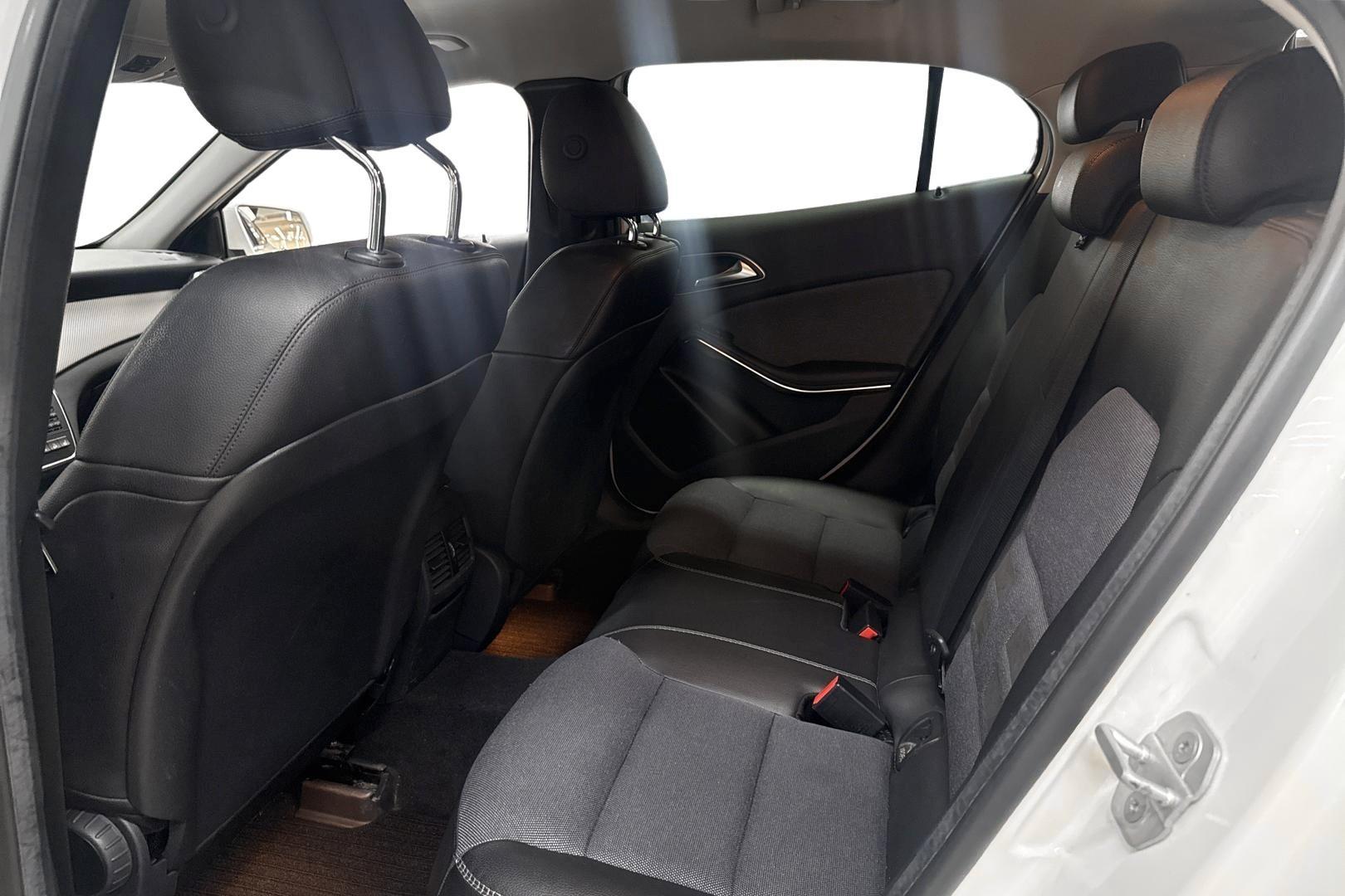 Mercedes-Benz GLA 2015