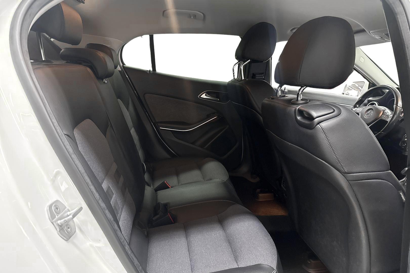 Mercedes-Benz GLA 2015