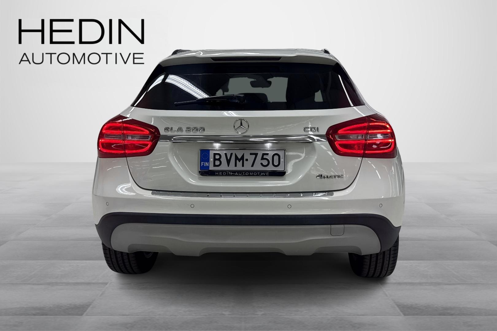 Mercedes-Benz GLA 2015