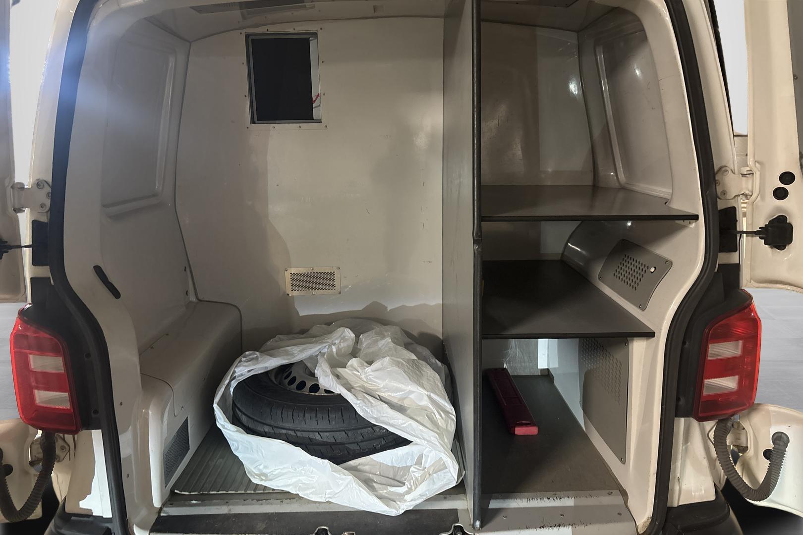 VOLKSWAGEN TRANSPORTER 2016