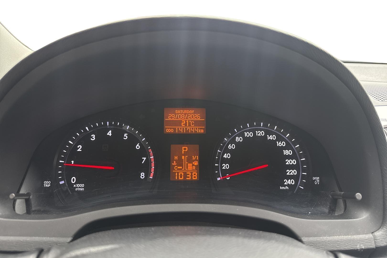 TOYOTA AVENSIS 2015