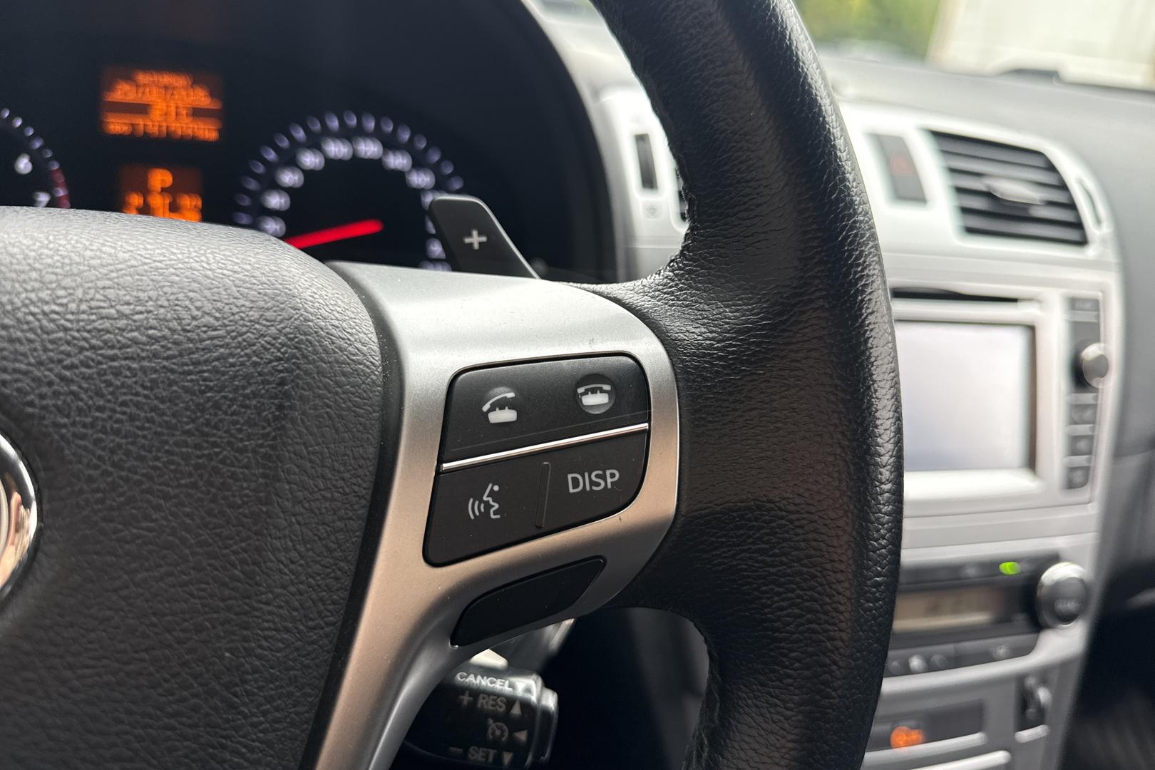TOYOTA AVENSIS 2015