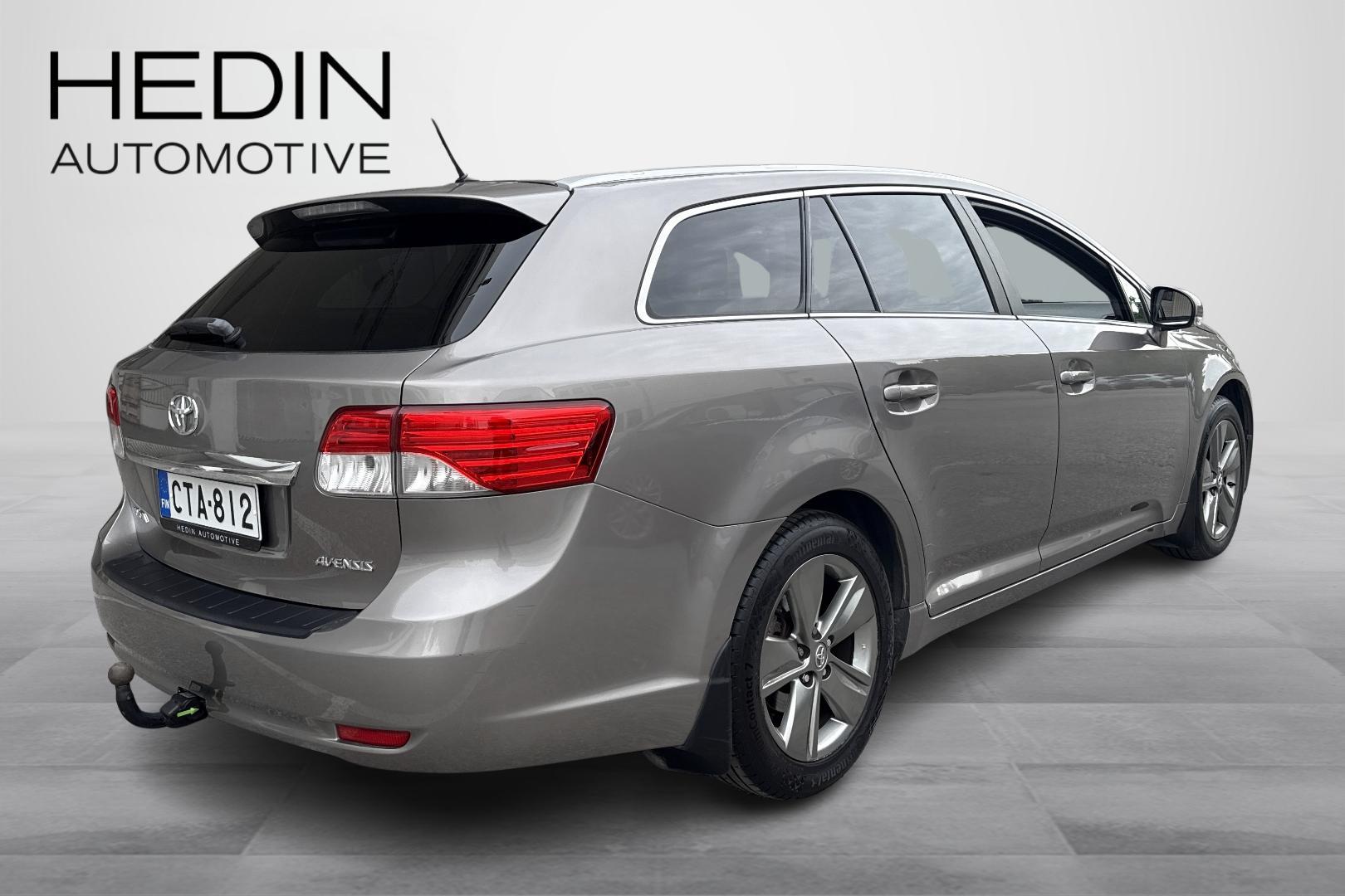TOYOTA AVENSIS 2015