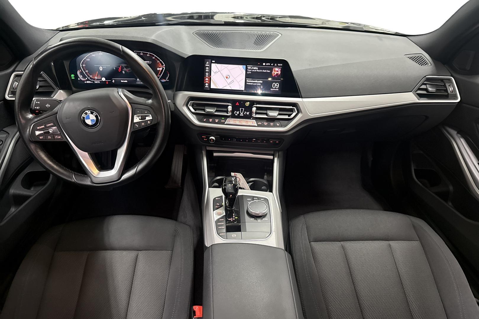 BMW 330 2021