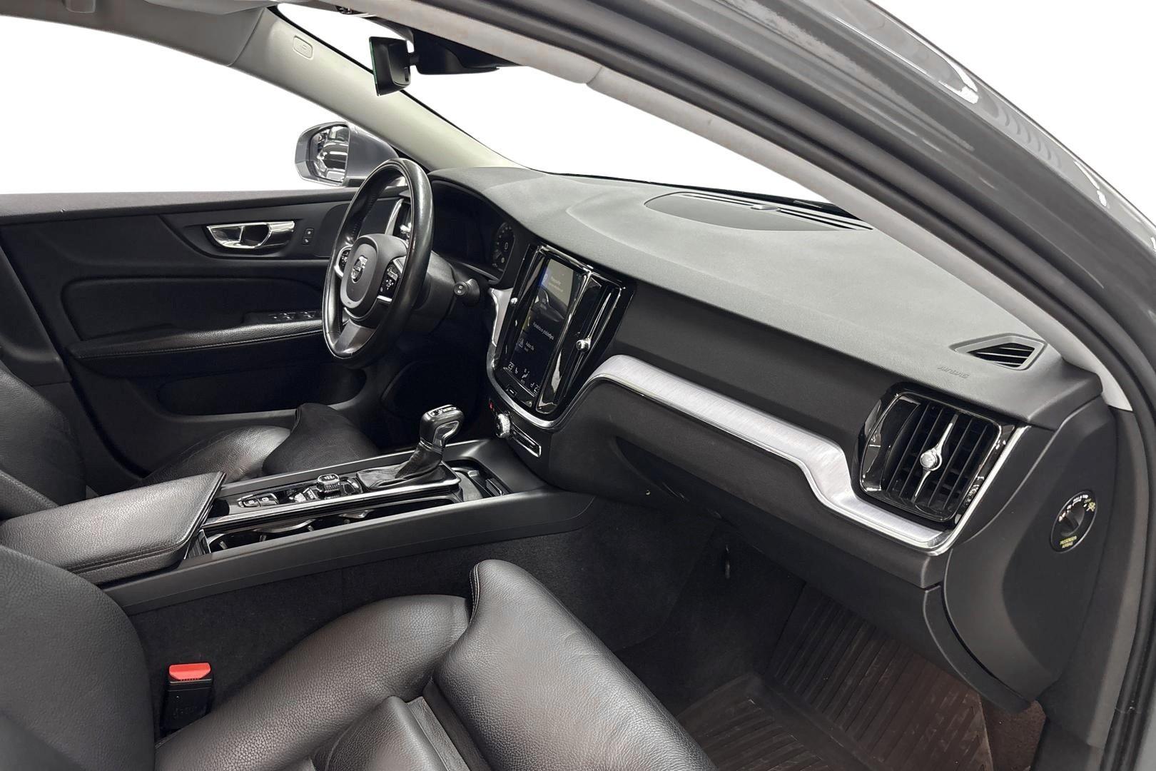 VOLVO V60 2019