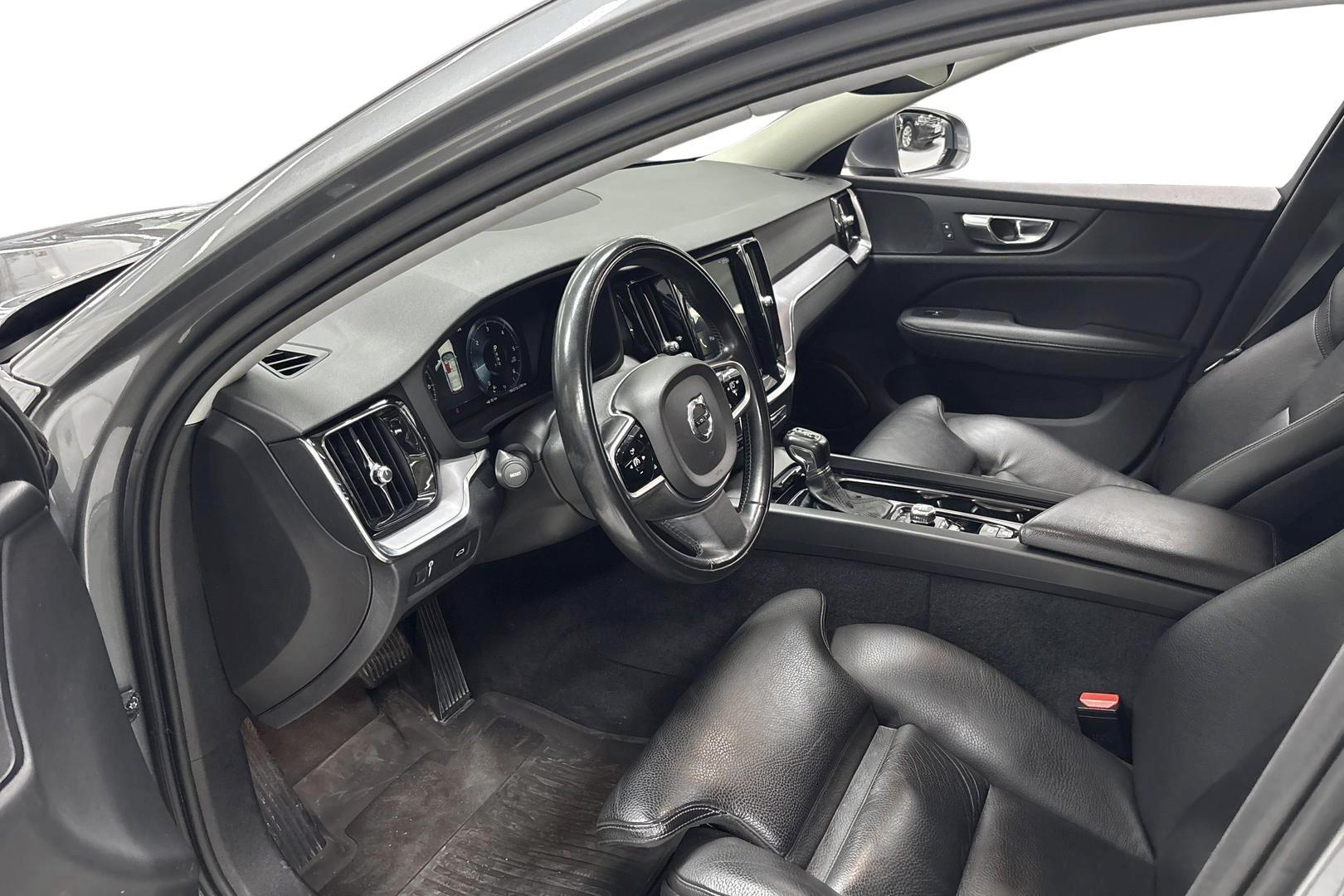 VOLVO V60 2019
