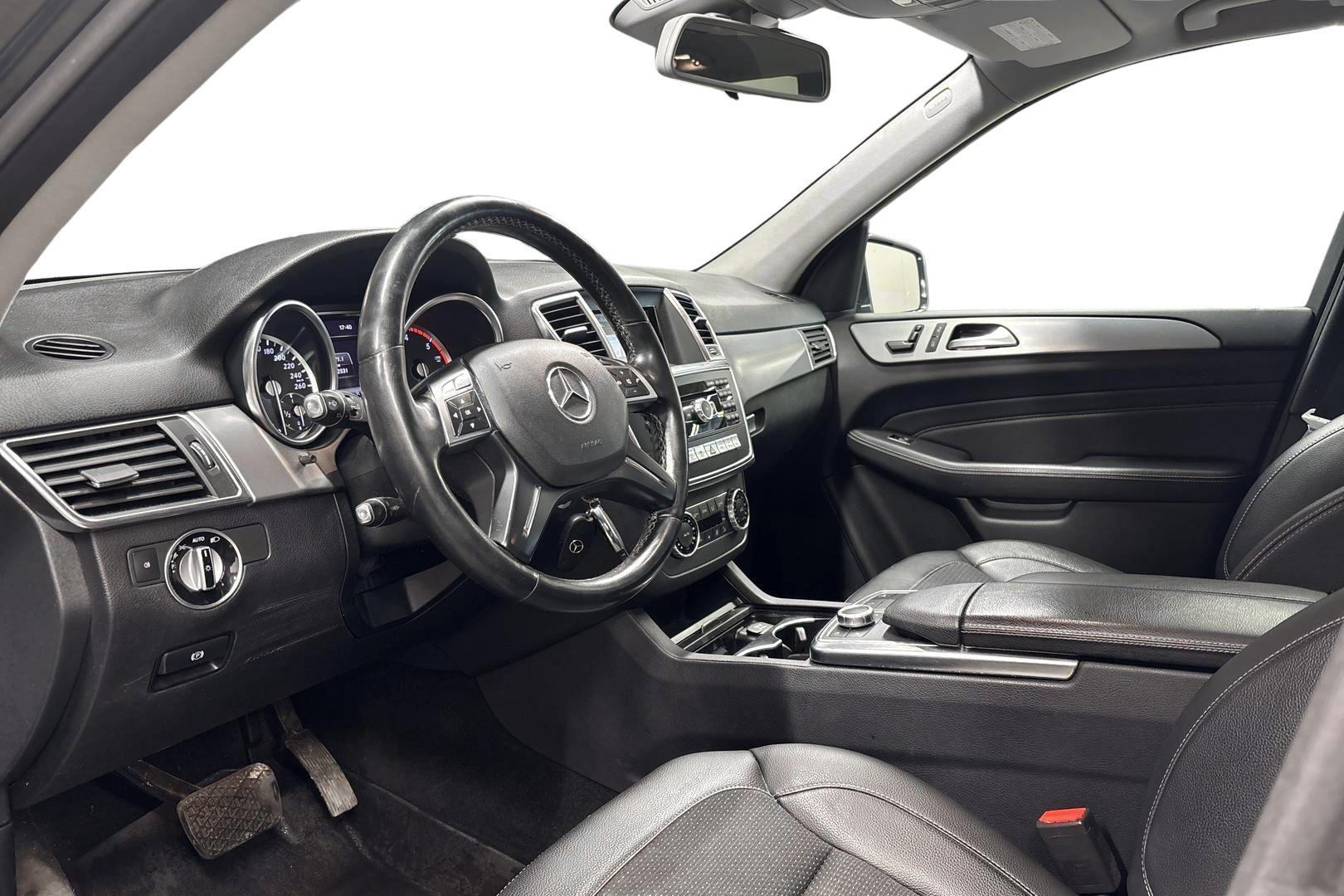 Mercedes-Benz ML 2013