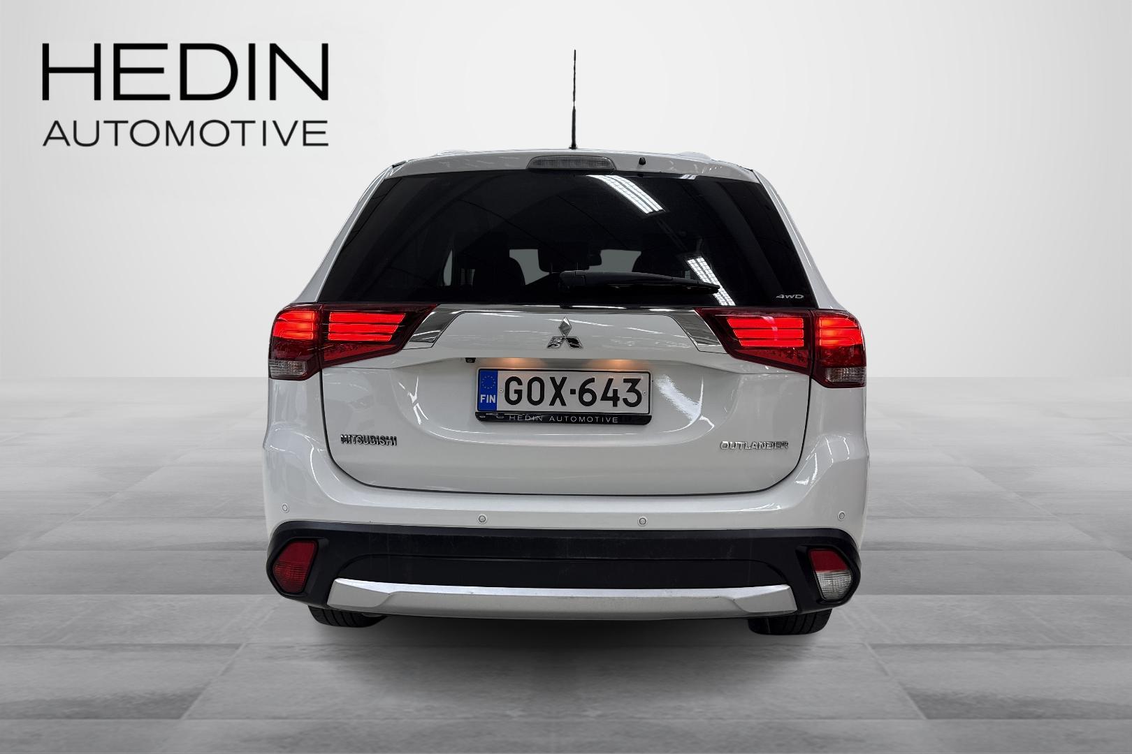 MITSUBISHI OUTLANDER 2016