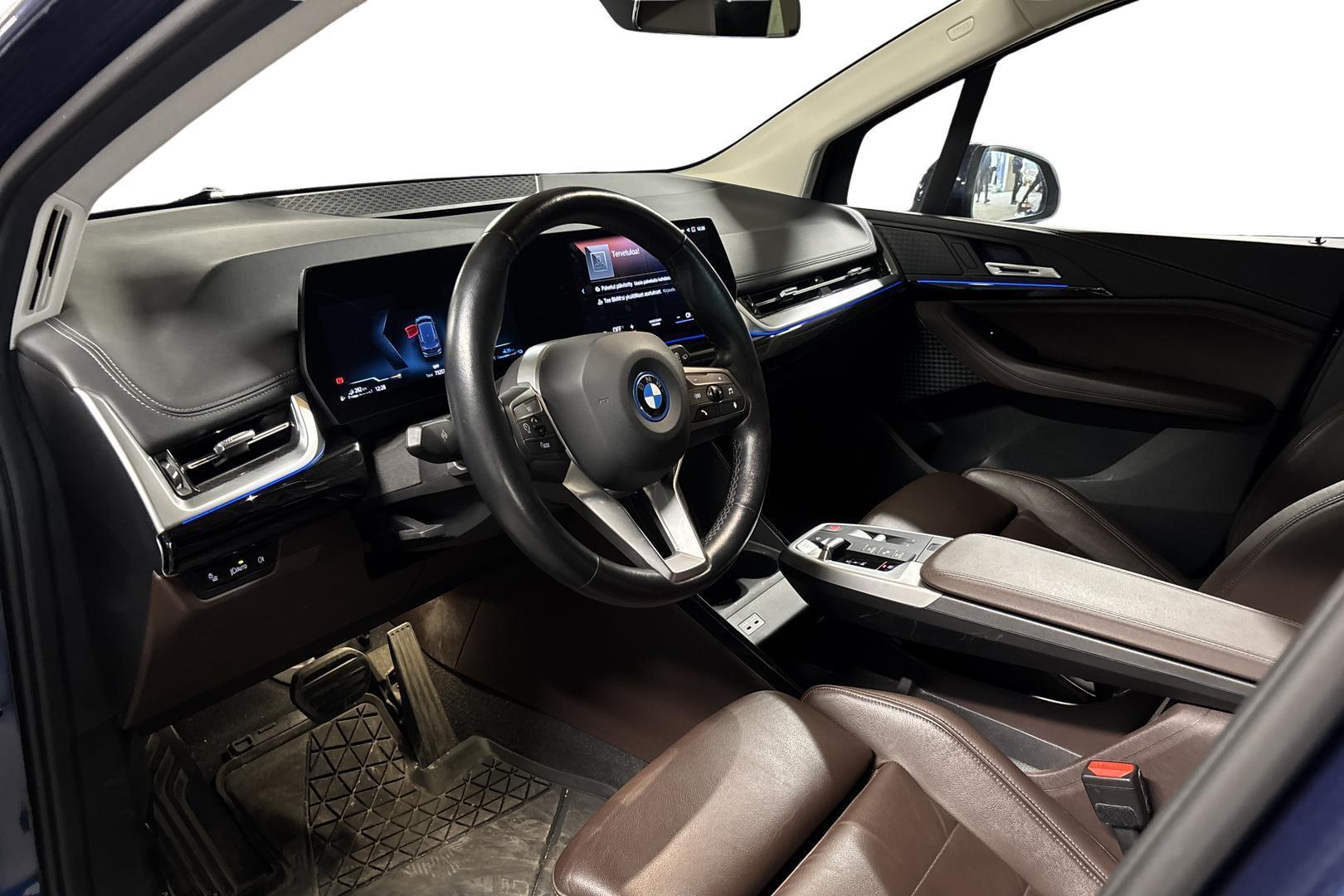 BMW 225 2023