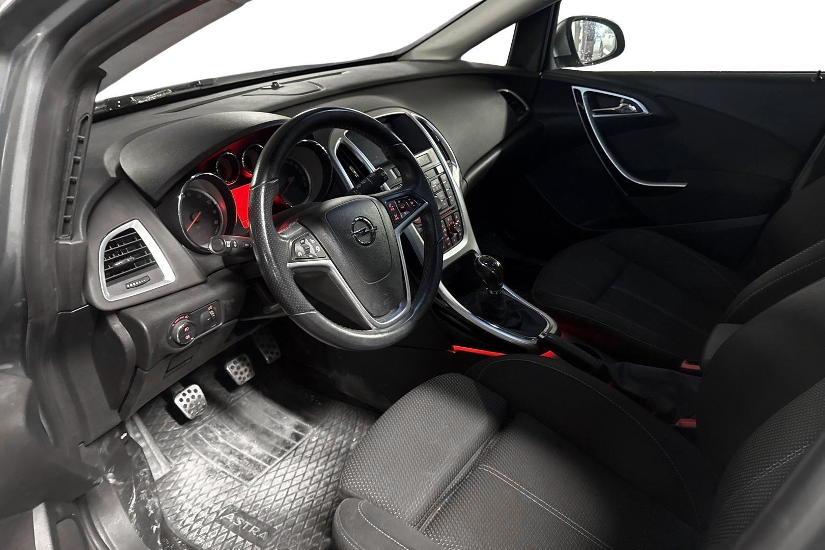 Opel Astra 2014