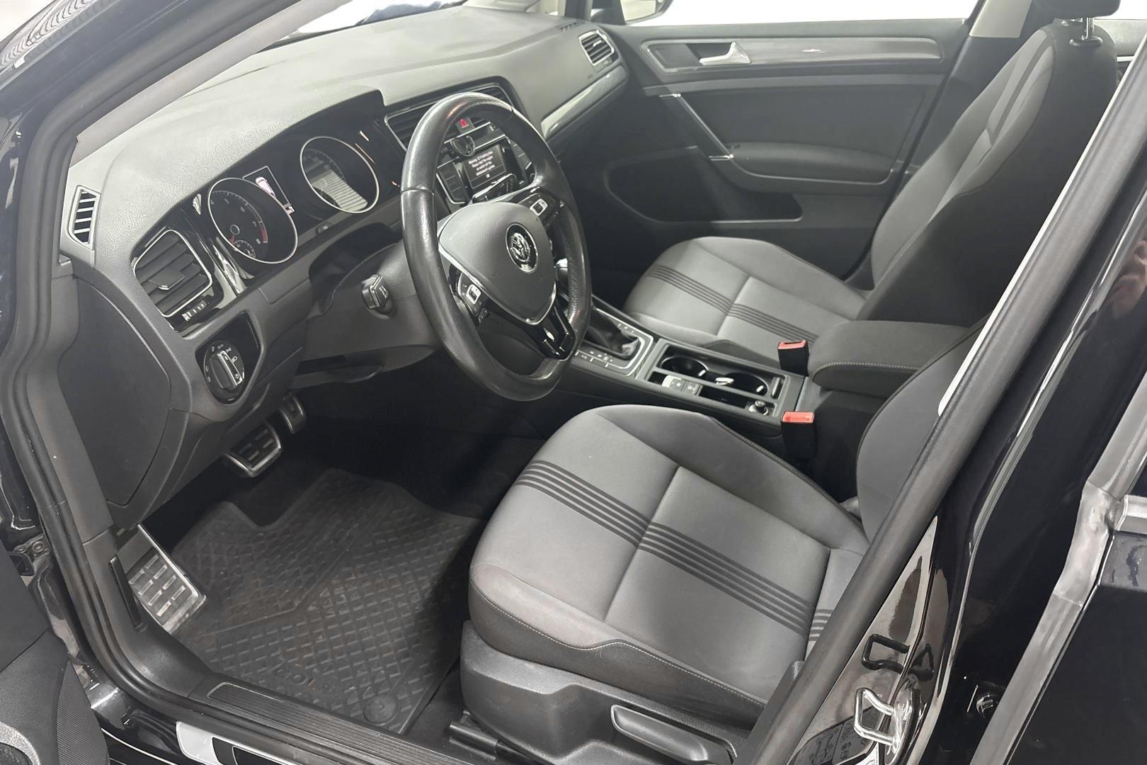 VOLKSWAGEN GOLF 2016