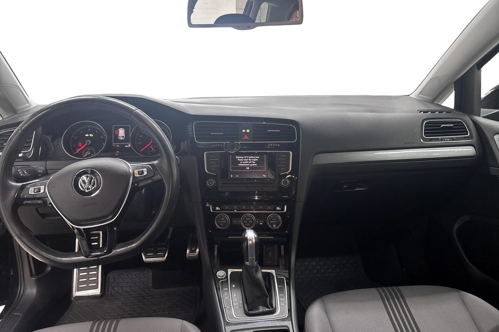 VOLKSWAGEN GOLF 2016