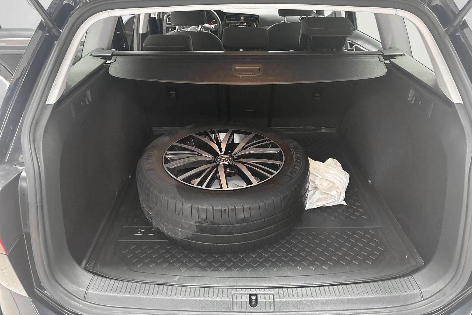 VOLKSWAGEN GOLF 2016