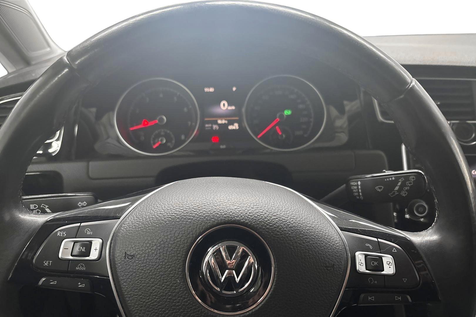 VOLKSWAGEN GOLF 2016