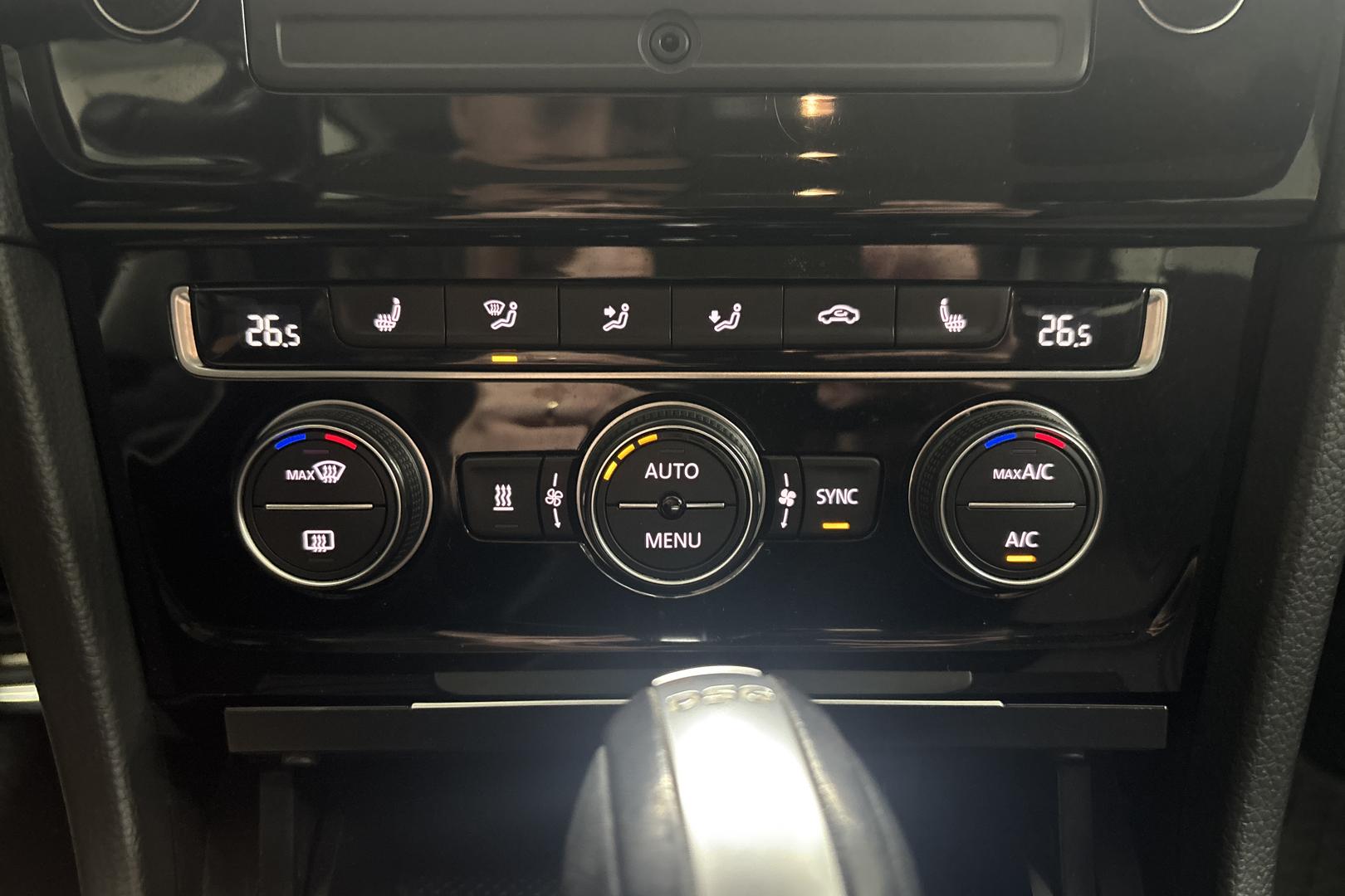 VOLKSWAGEN GOLF 2016