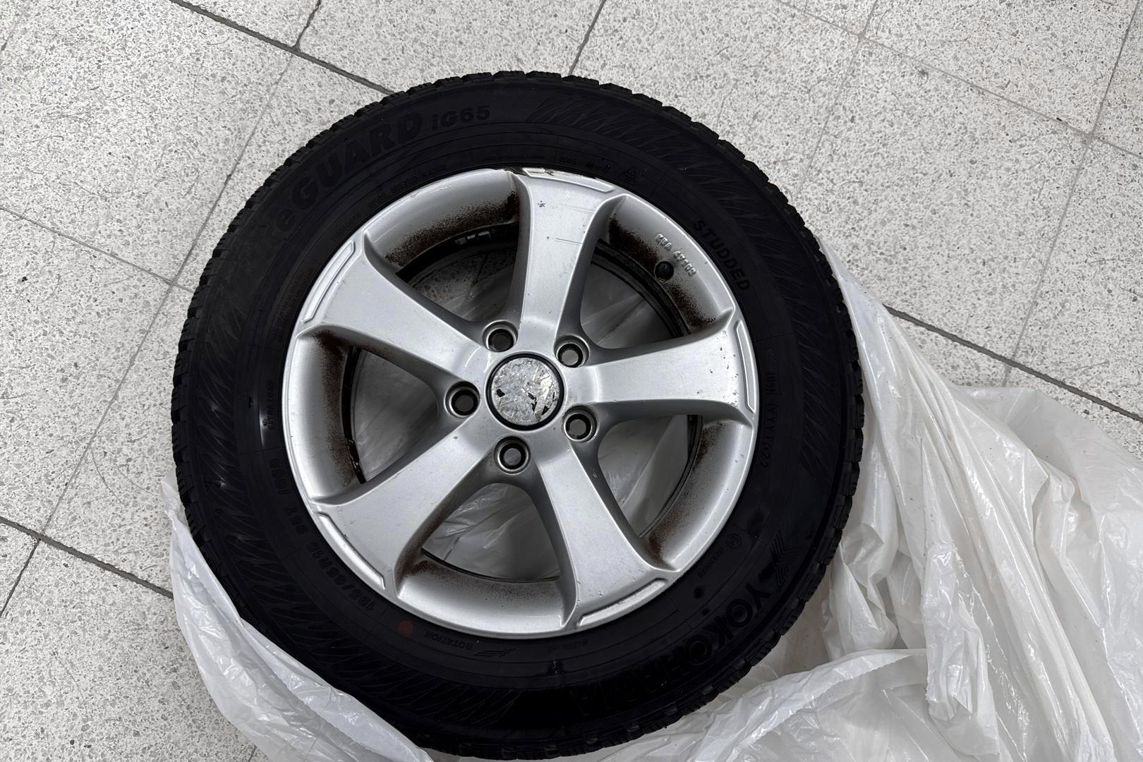 VOLKSWAGEN GOLF PLUS 2009