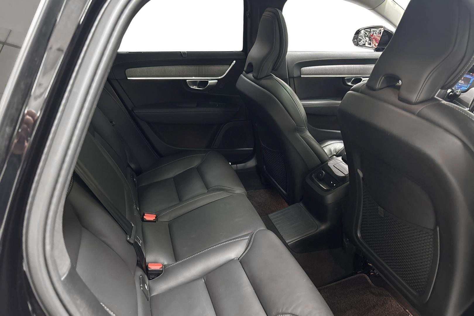 Volvo V90 2023