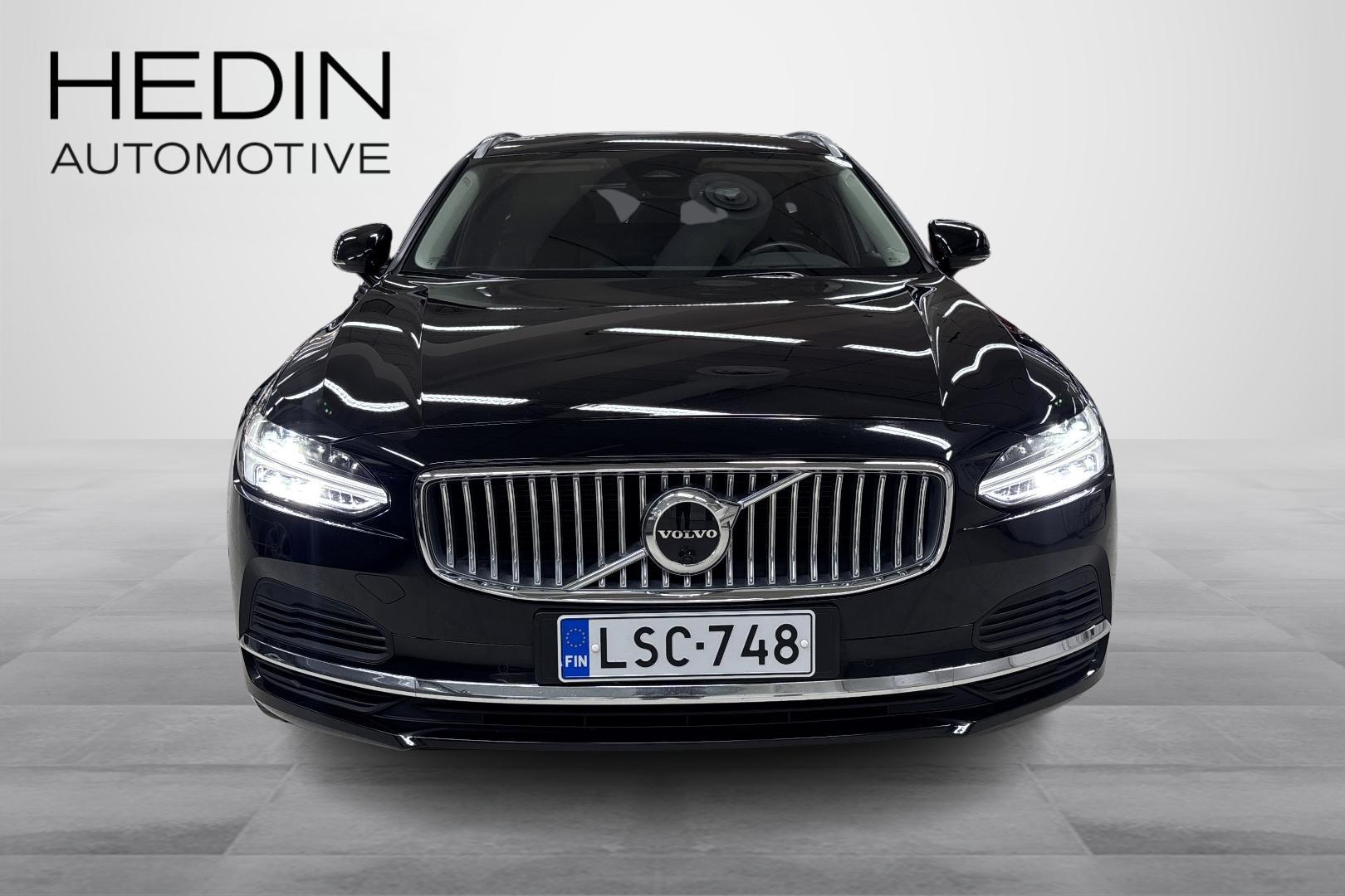 Volvo V90 2023