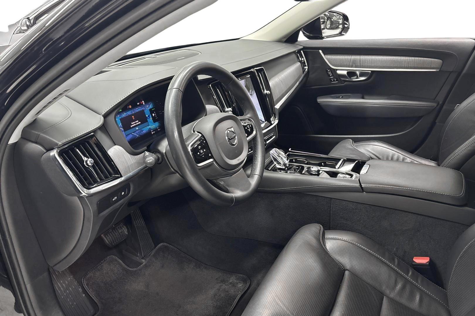 Volvo V90 2023