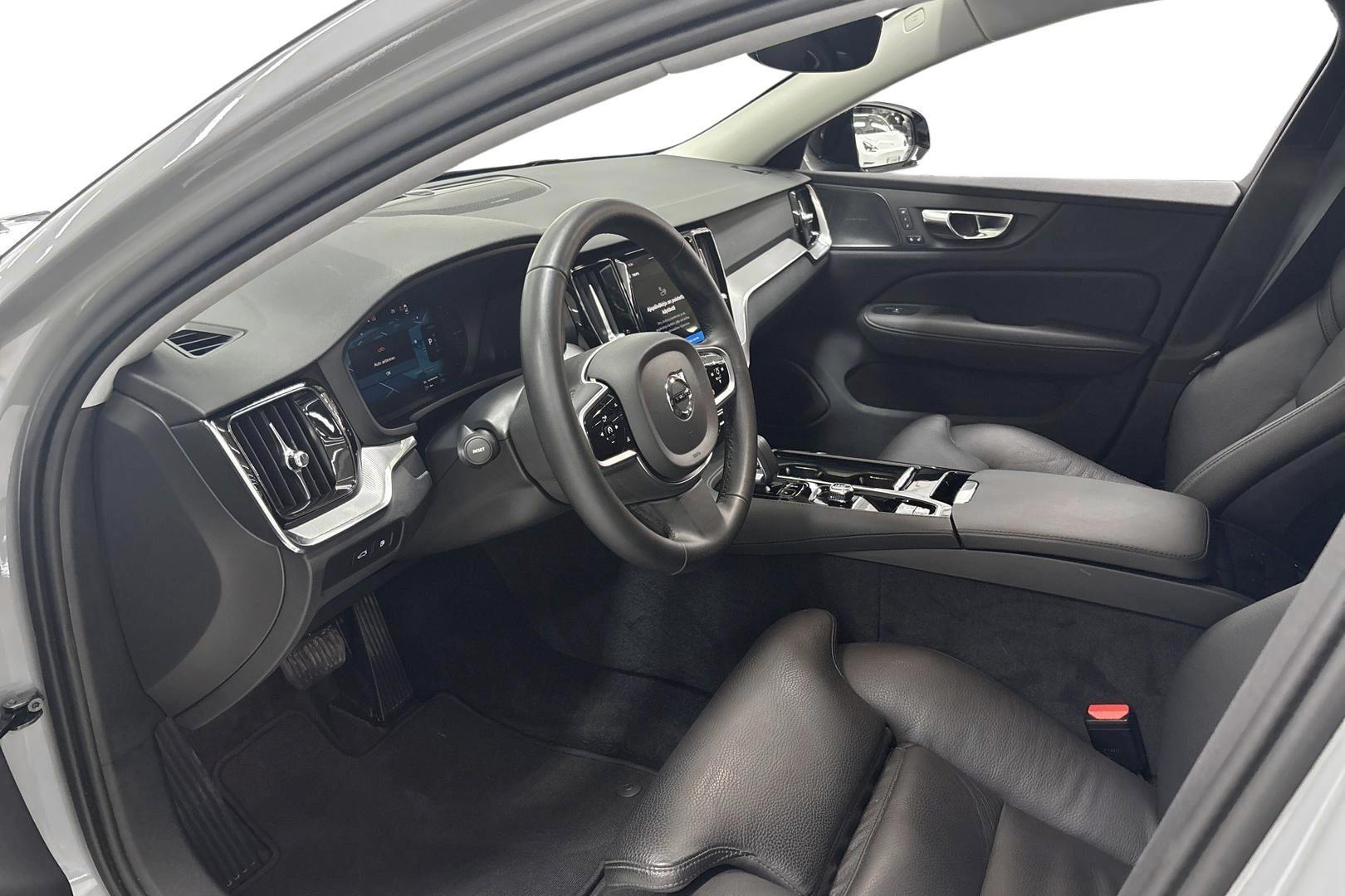 Volvo V60 2025