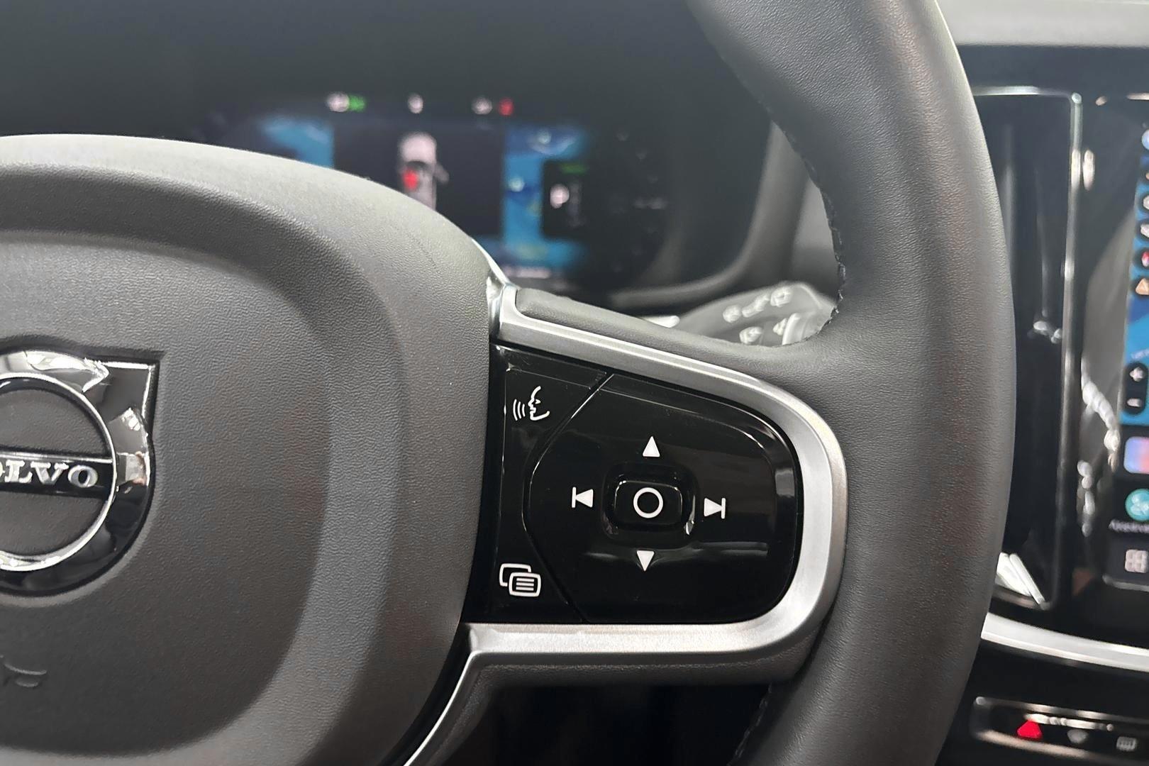 Volvo V60 2025
