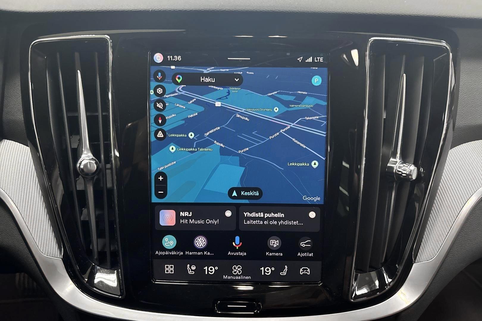 Volvo V60 2025