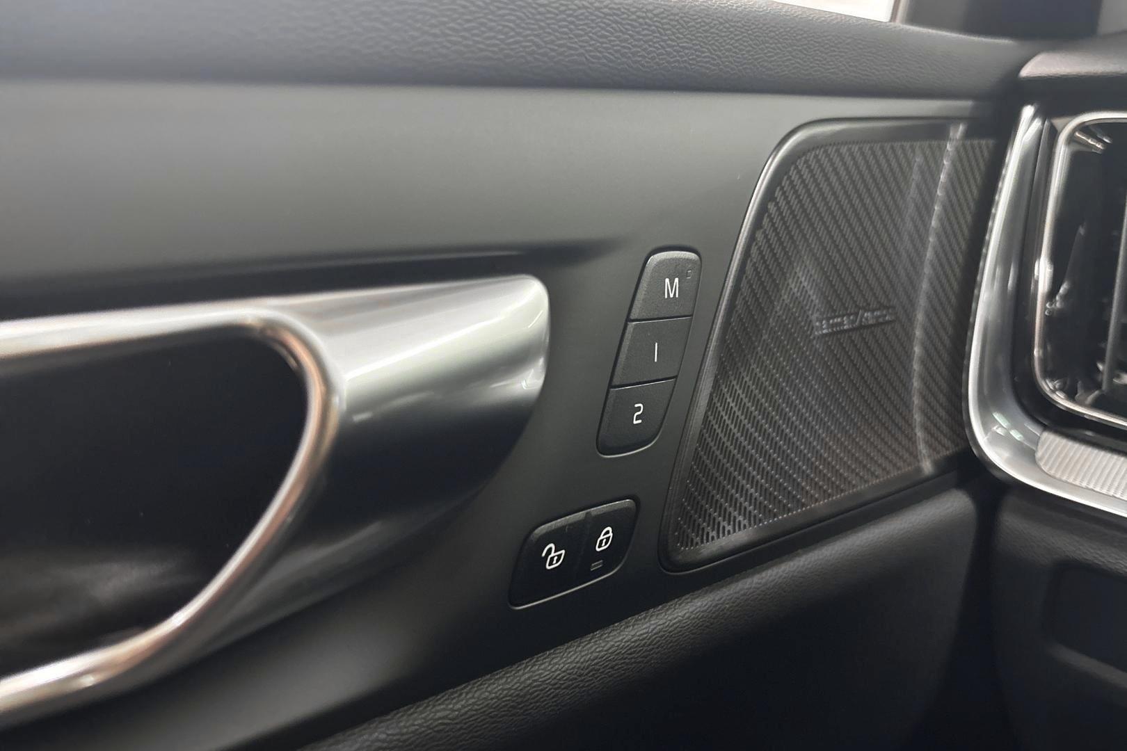 Volvo V60 2025