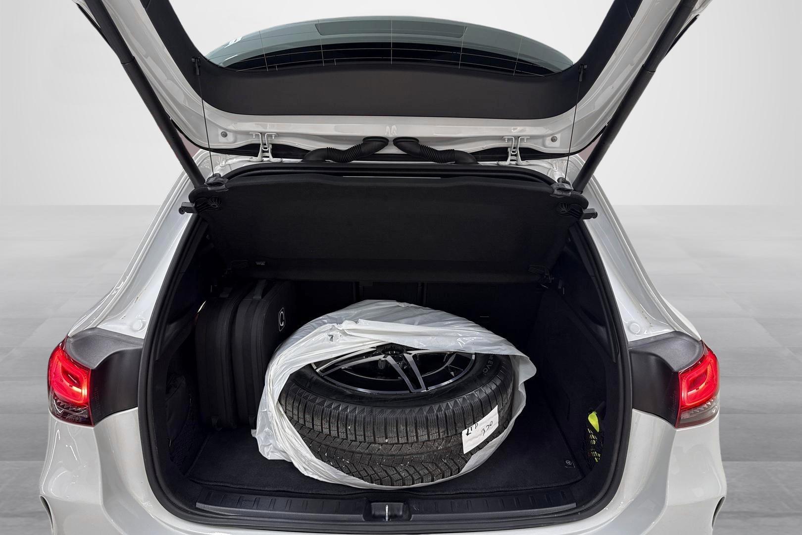 Mercedes-Benz EQA 2024