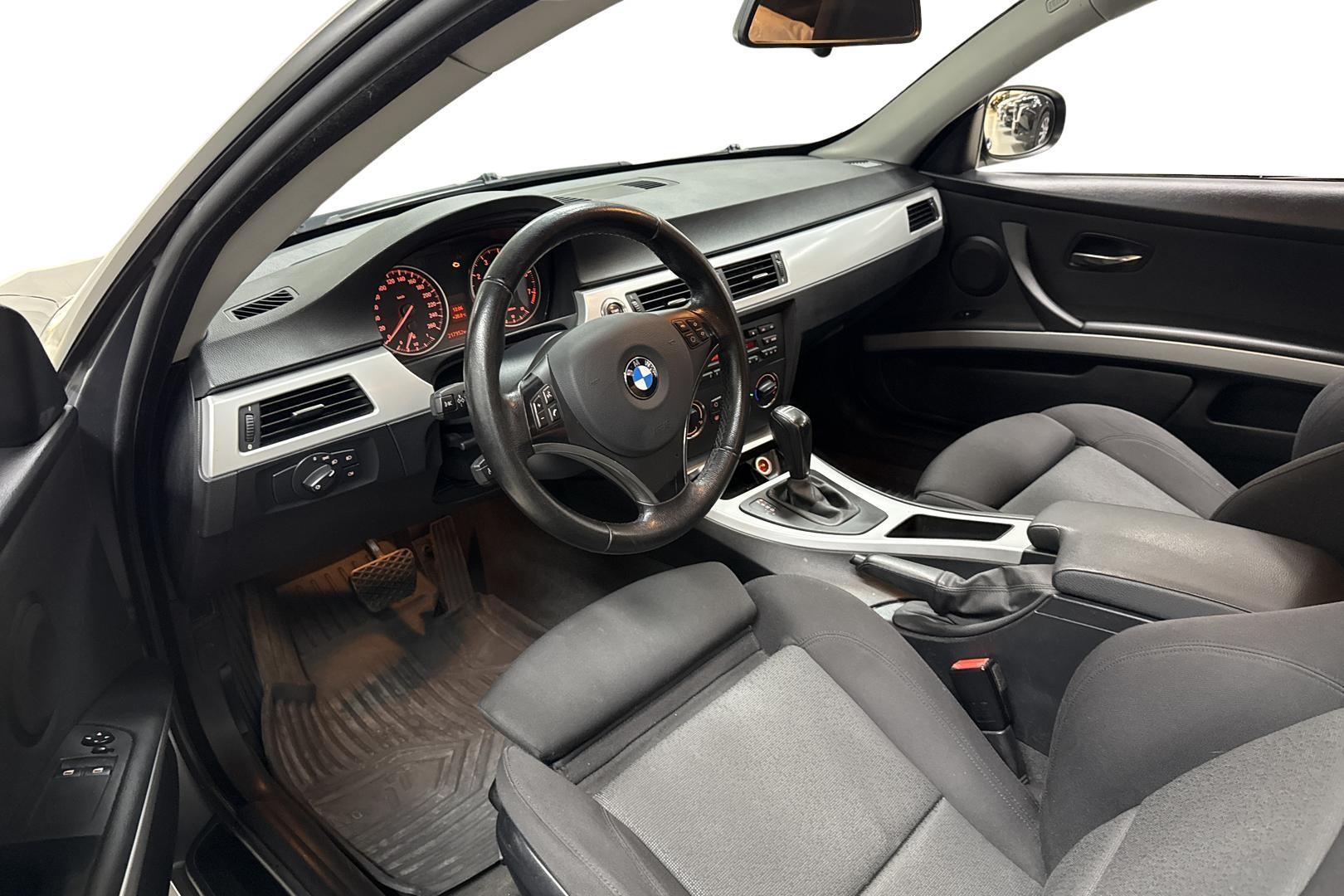 BMW 320 2008