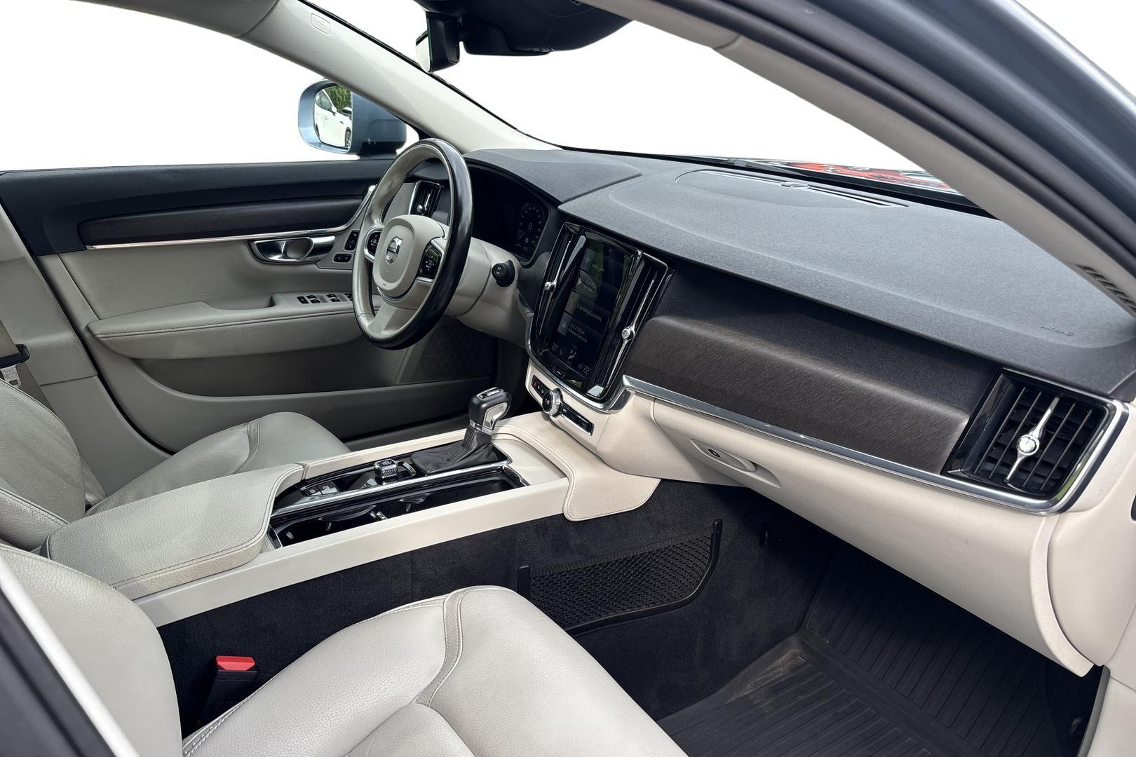 VOLVO V90 Cross Country 2018