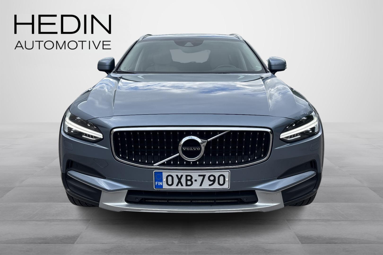 VOLVO V90 Cross Country 2018