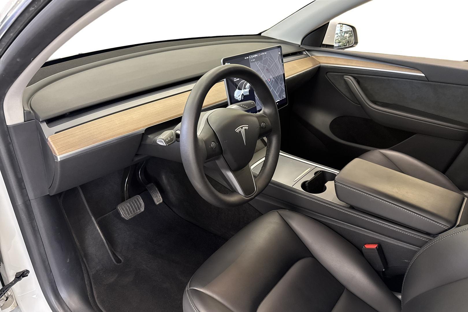 Tesla Model Y 2021