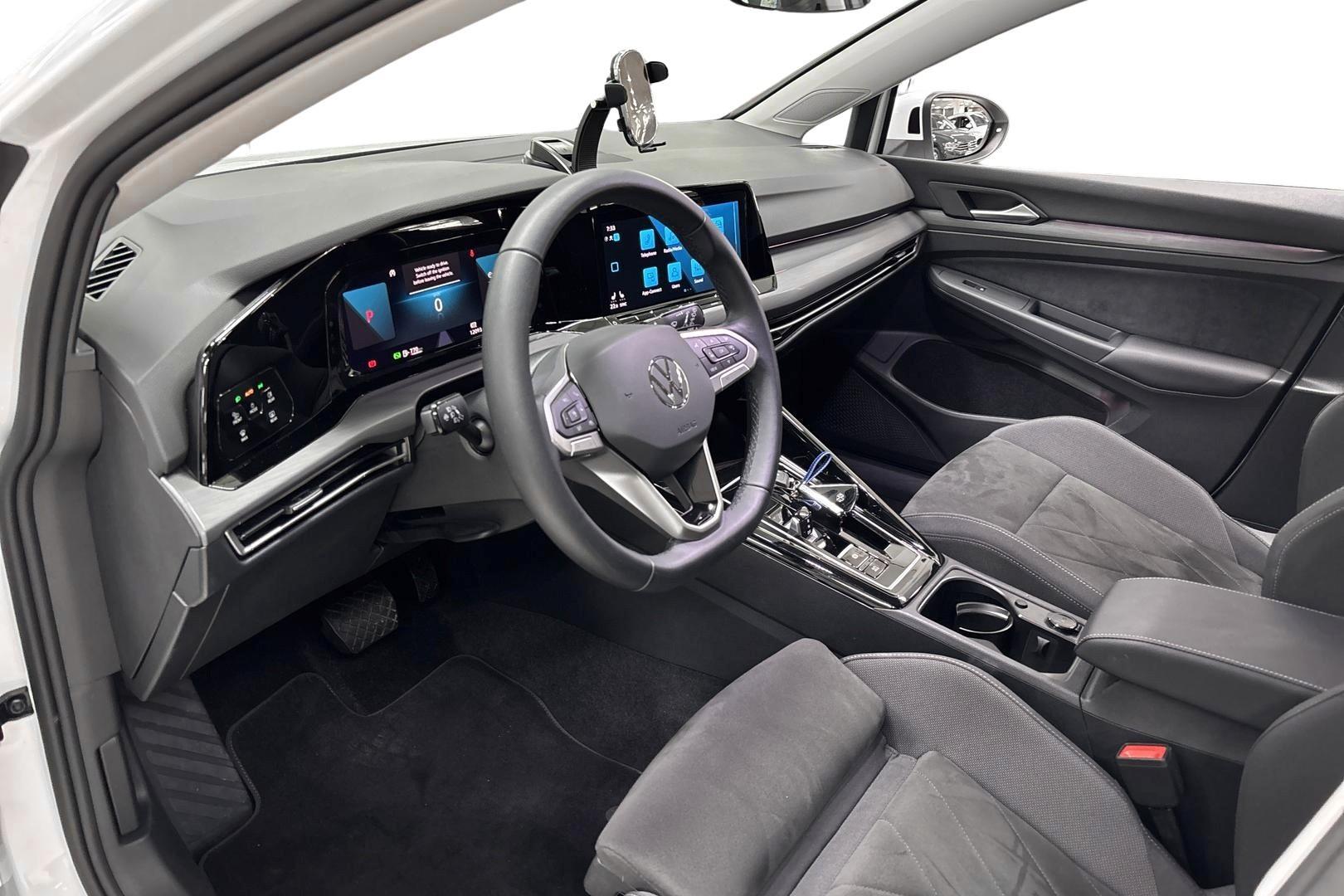 Volkswagen Golf 2024