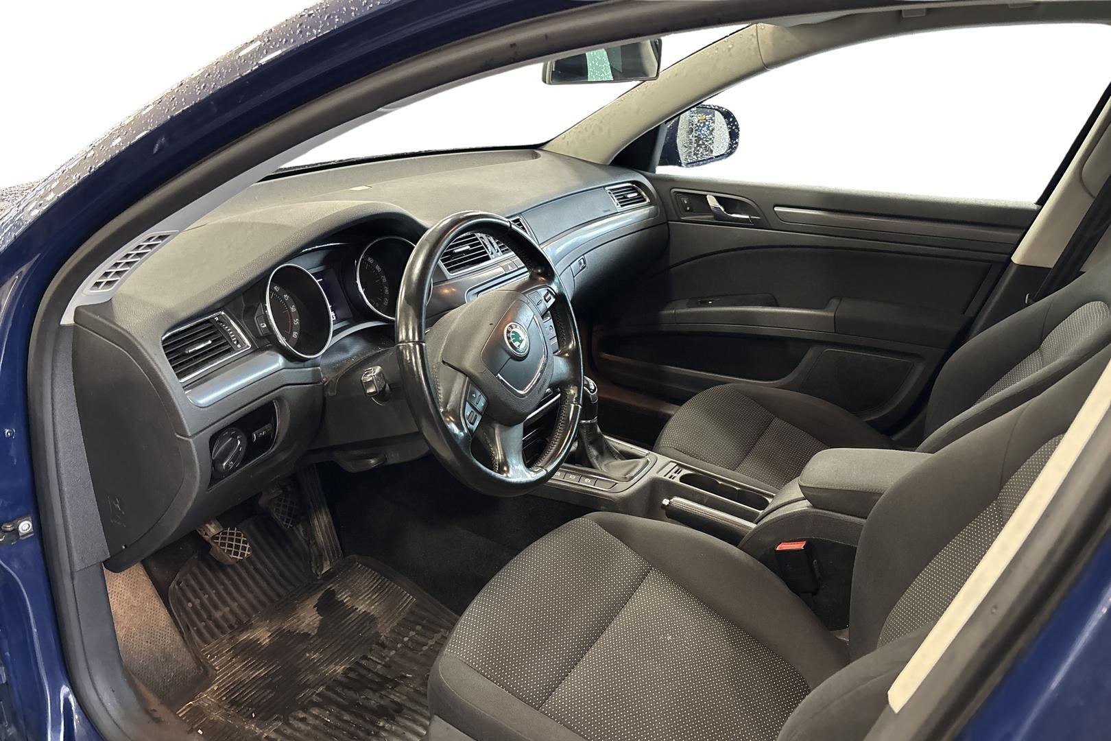 Skoda Superb 2012