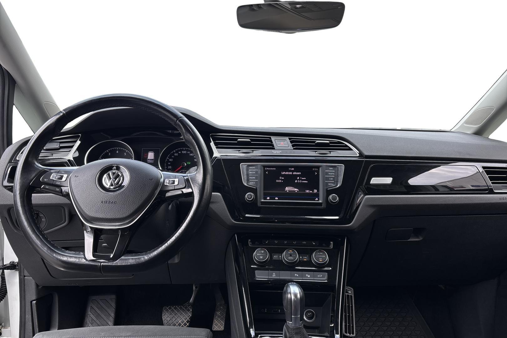 VOLKSWAGEN TOURAN 2017