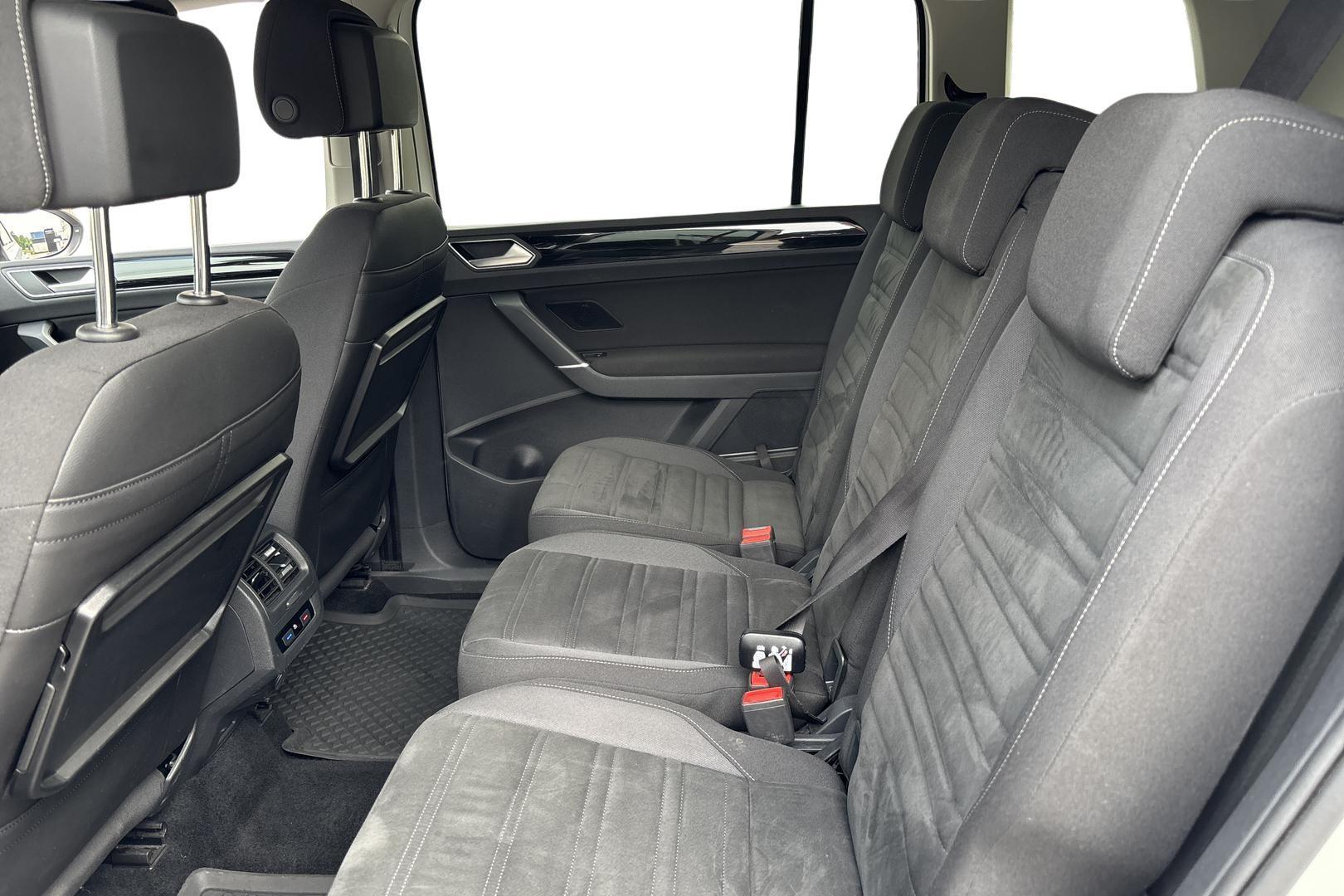 VOLKSWAGEN TOURAN 2017
