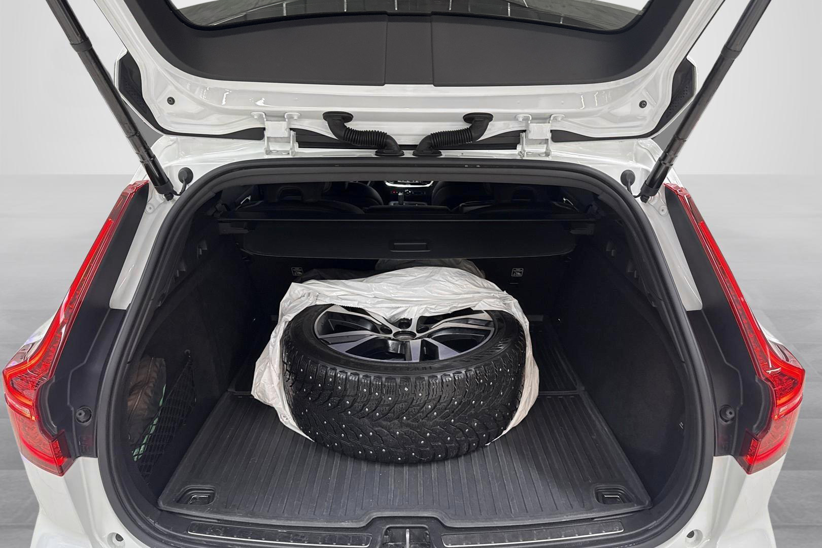 Volvo V60 2022