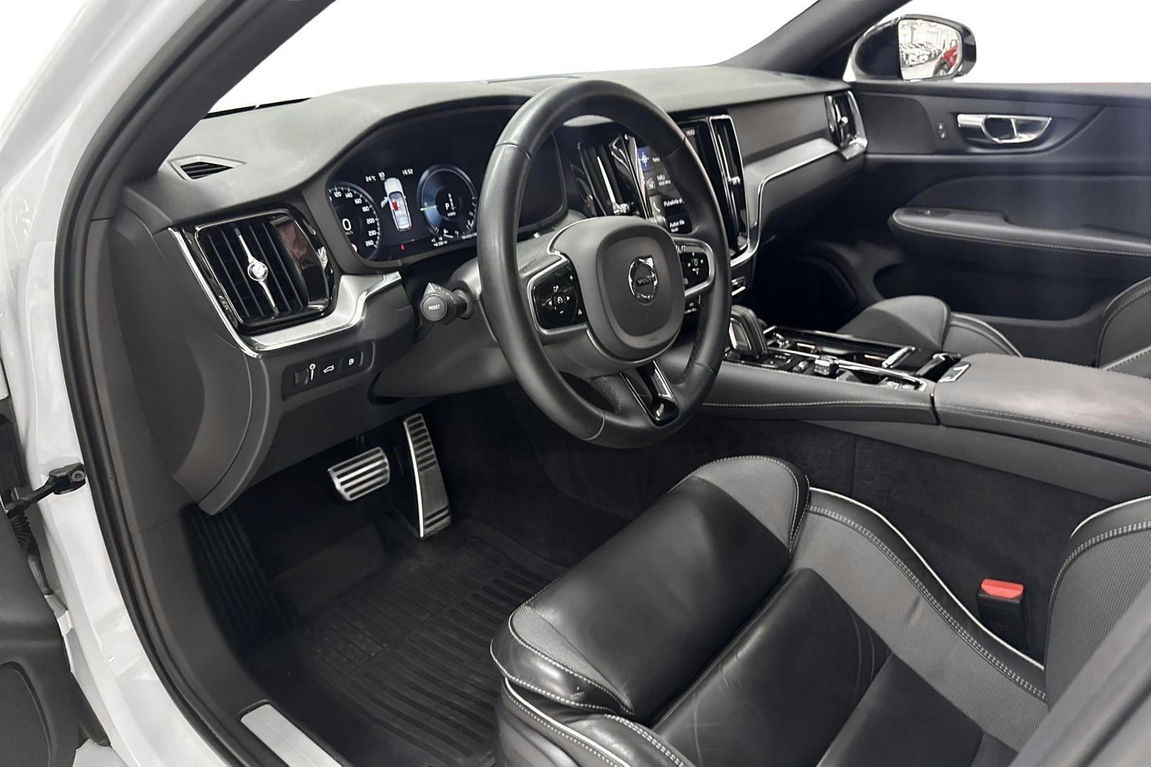 Volvo V60 2022