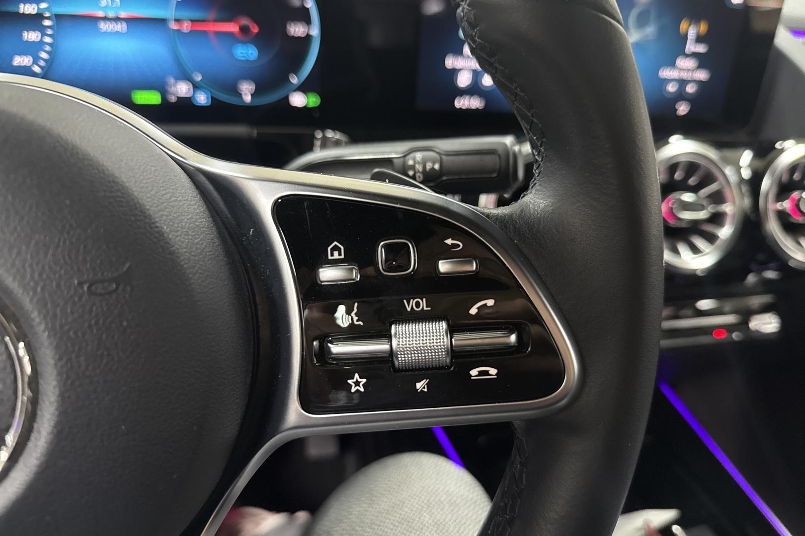 Mercedes-Benz EQA 2024