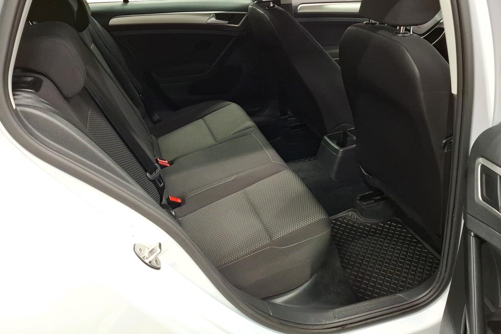 VOLKSWAGEN GOLF 2017