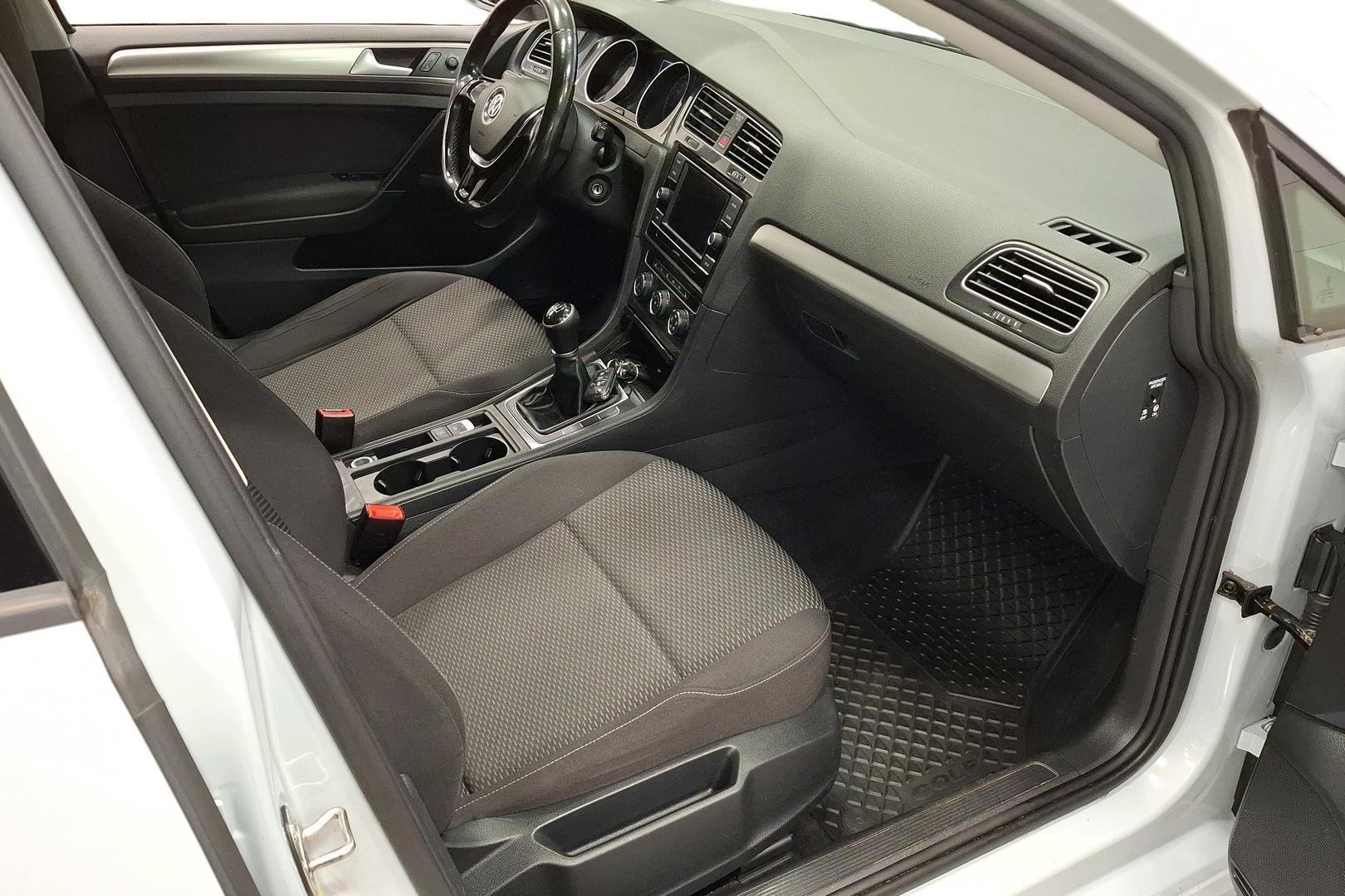 VOLKSWAGEN GOLF 2017