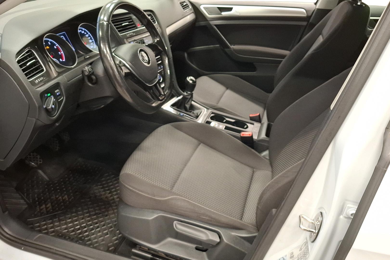 VOLKSWAGEN GOLF 2017