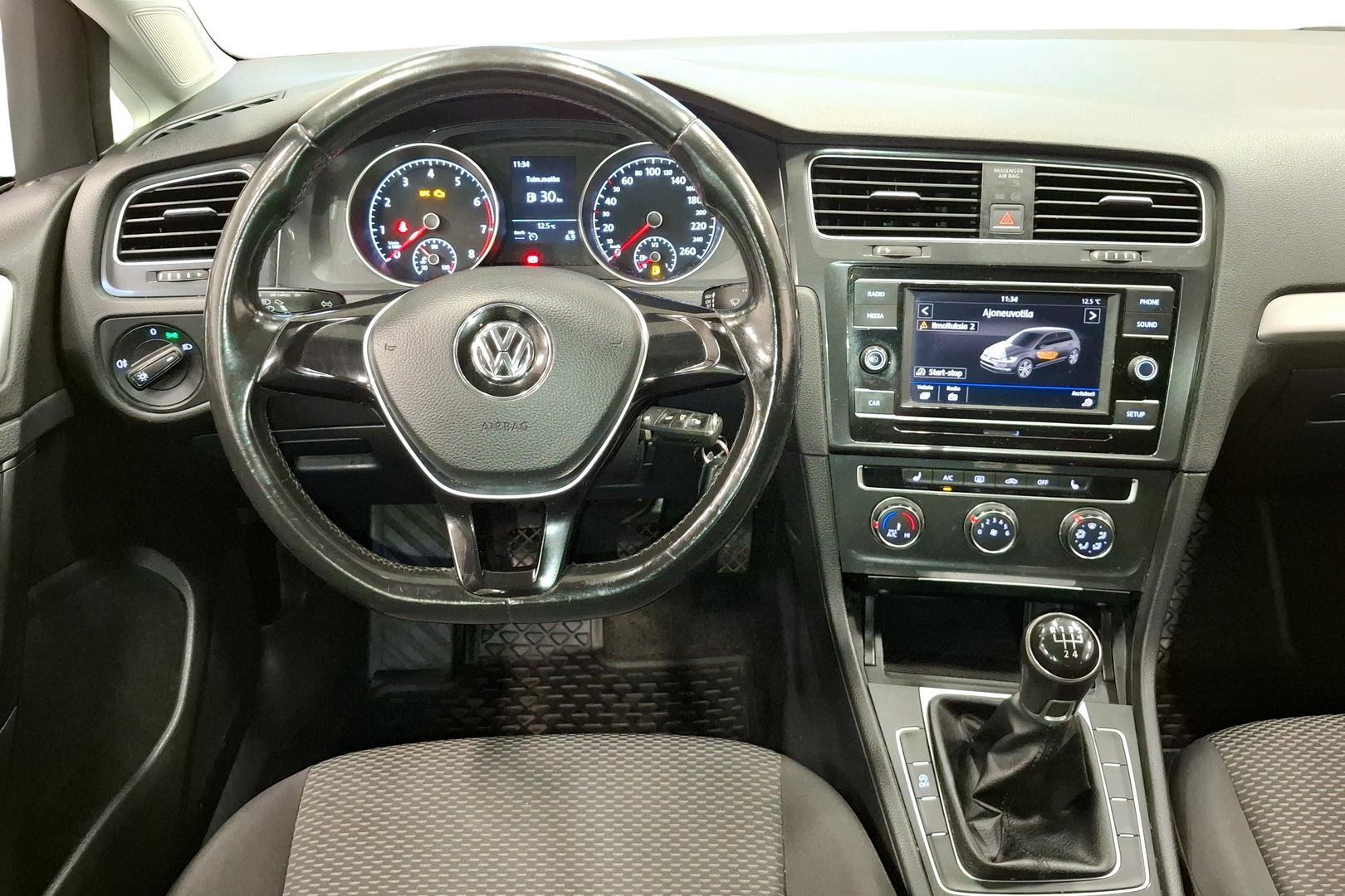 VOLKSWAGEN GOLF 2017