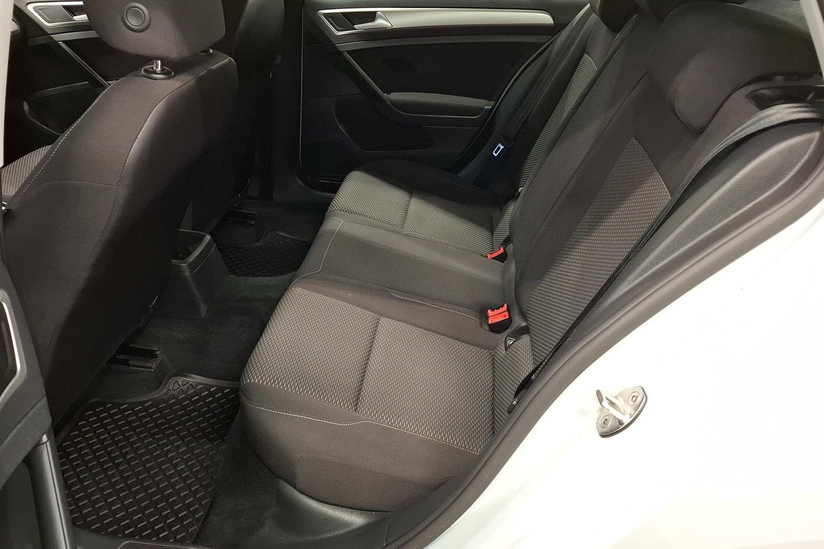 VOLKSWAGEN GOLF 2017