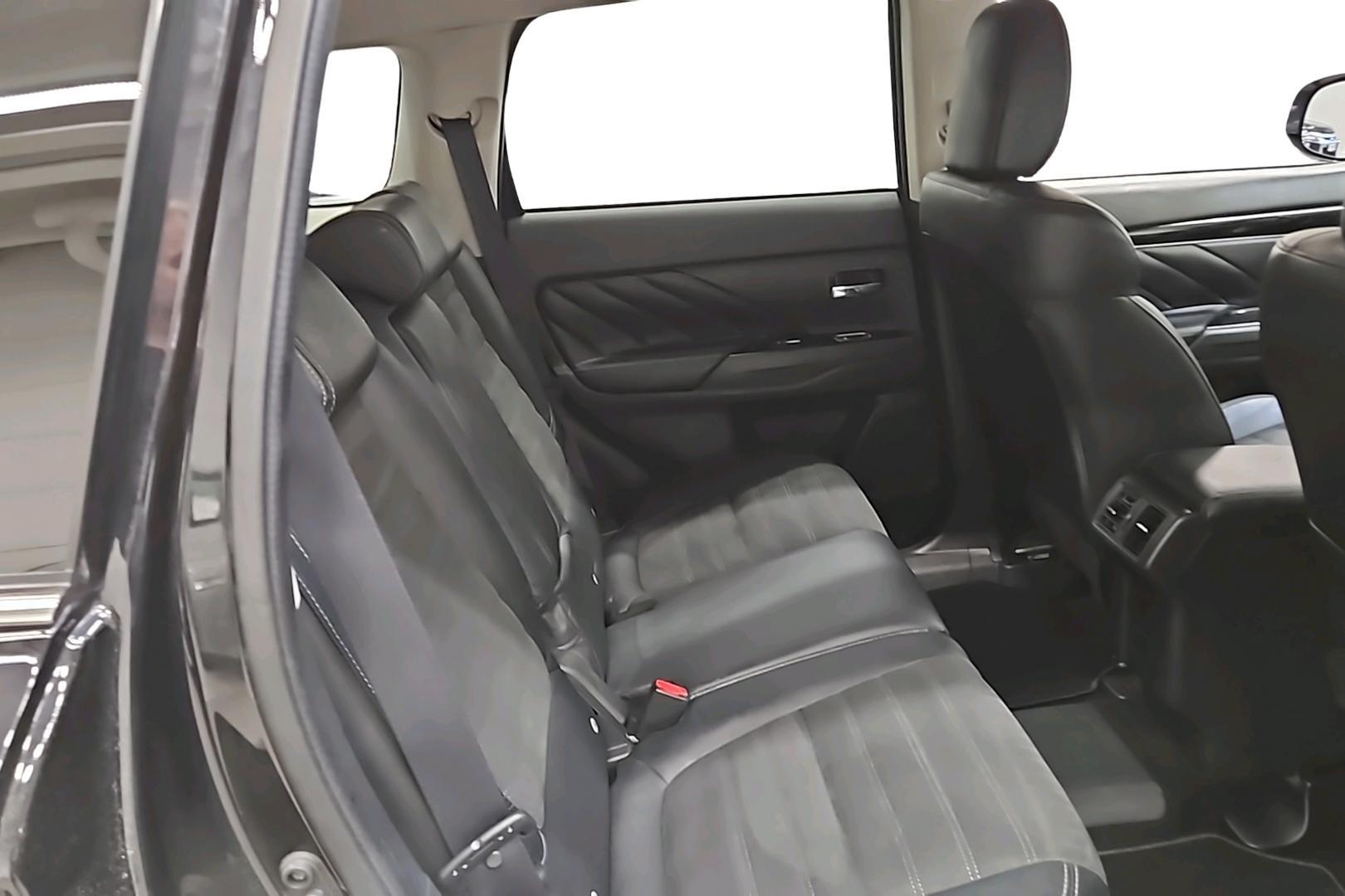 MITSUBISHI Outlander PHEV 2019