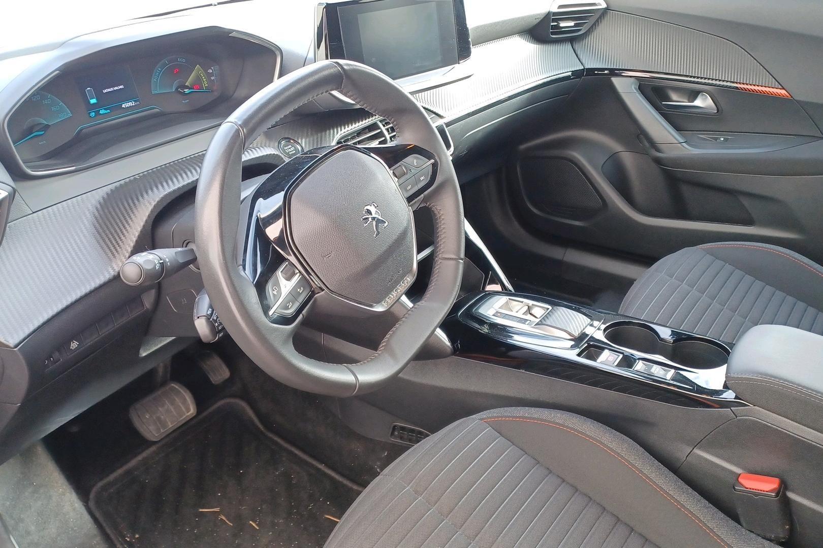 PEUGEOT e-2008 2023