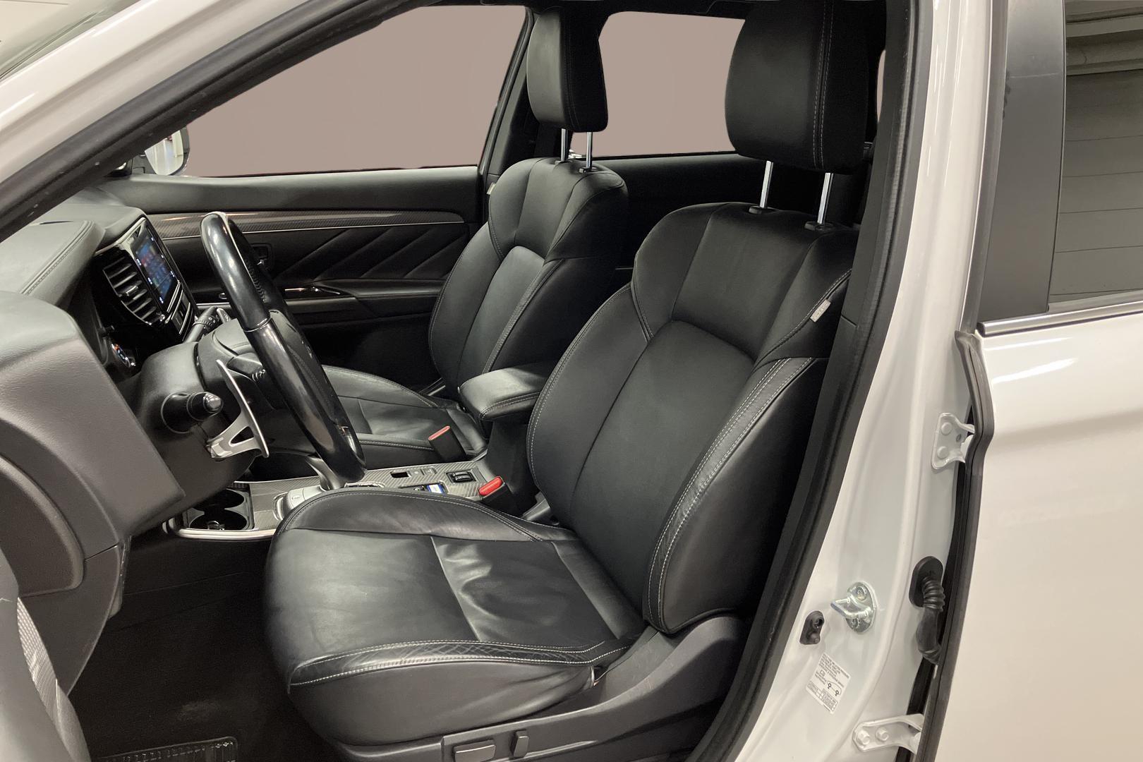 Mitsubishi Outlander PHEV 2019