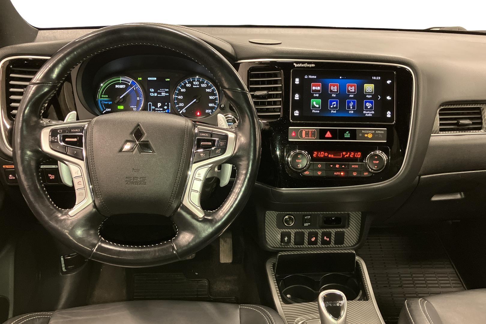 Mitsubishi Outlander PHEV 2019