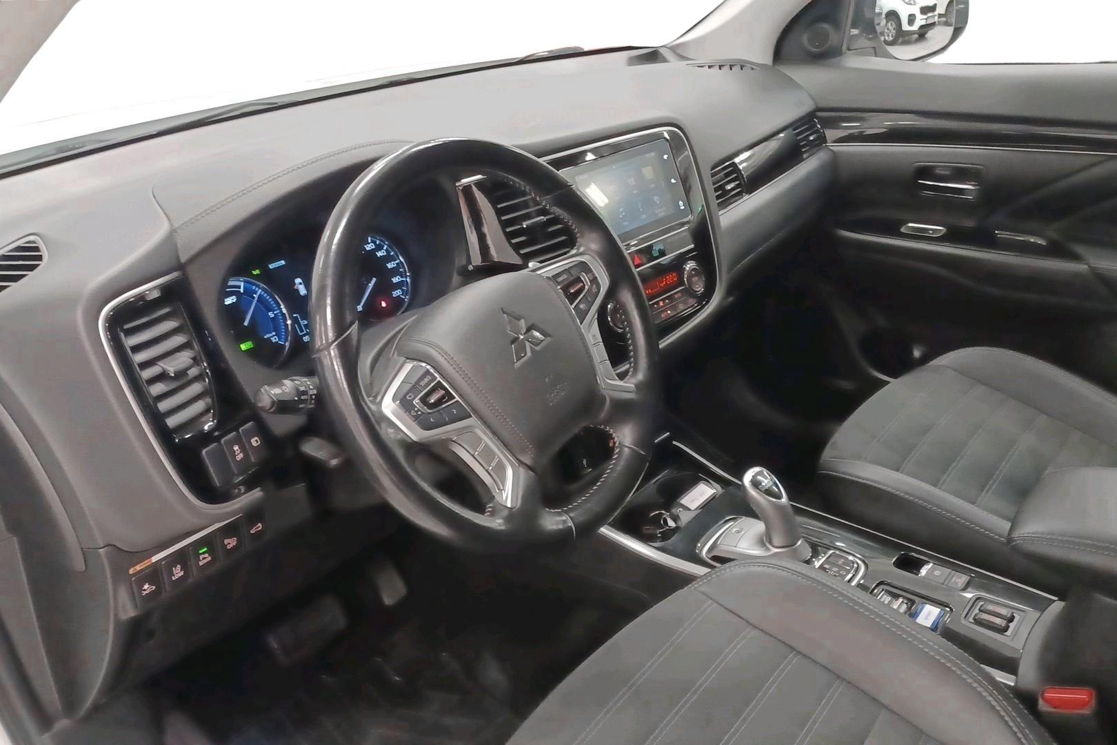 Mitsubishi Outlander PHEV 2019